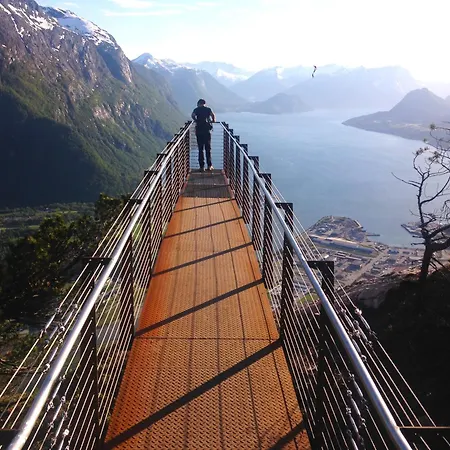 Apartment Bakkebo Rampestreken Andalsnes